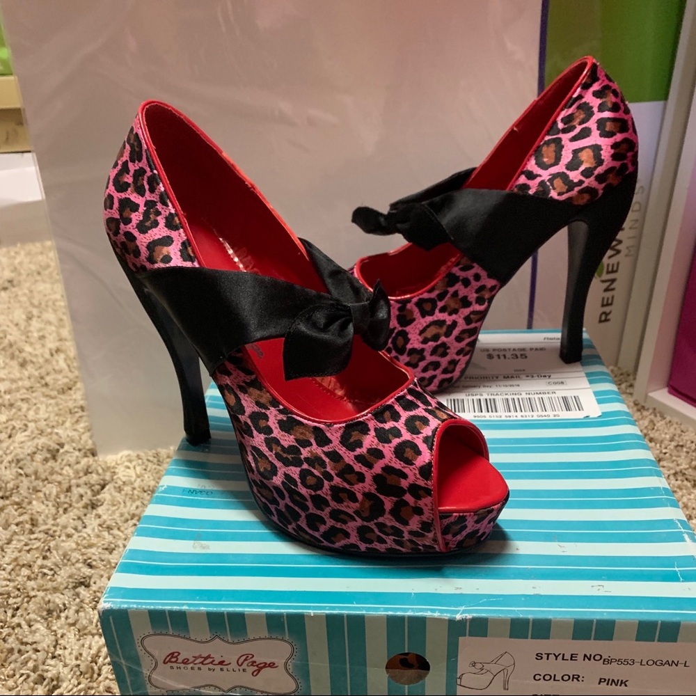 ❌SOLD❌Bettie Page Pink Leopard Heels
